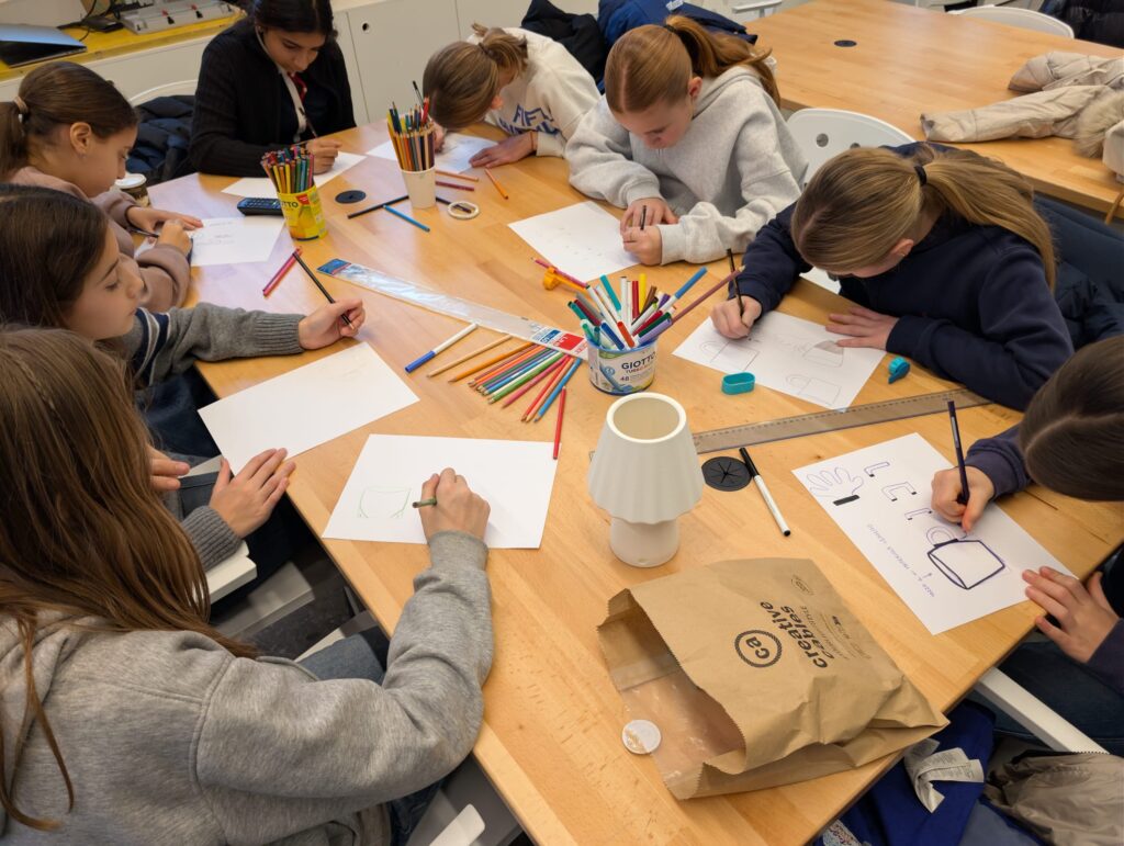 classe progetta nel fablab